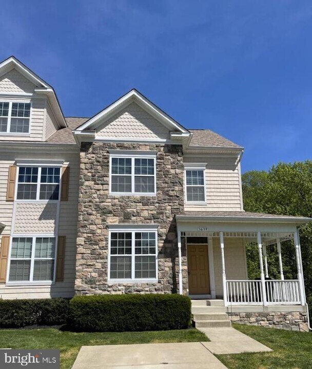 3639 Glouster Dr in North Beach, MD - Building Photo