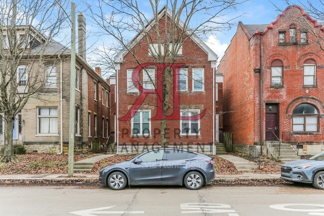 821 Oak St in Columbus, OH - Building Photo - Building Photo