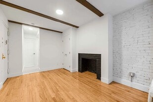 224 Sullivan St in New York, NY - Building Photo