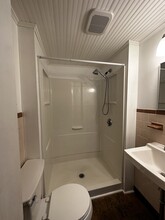 224 Berlin St, Unit 1st flr in Clinton, MA - Building Photo - Building Photo