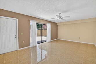 413 Buttonwood Ln in Boynton Beach, FL - Building Photo - Building Photo
