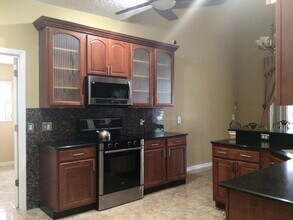 410 Bloomfield Dr in Kissimmee, FL - Building Photo - Building Photo