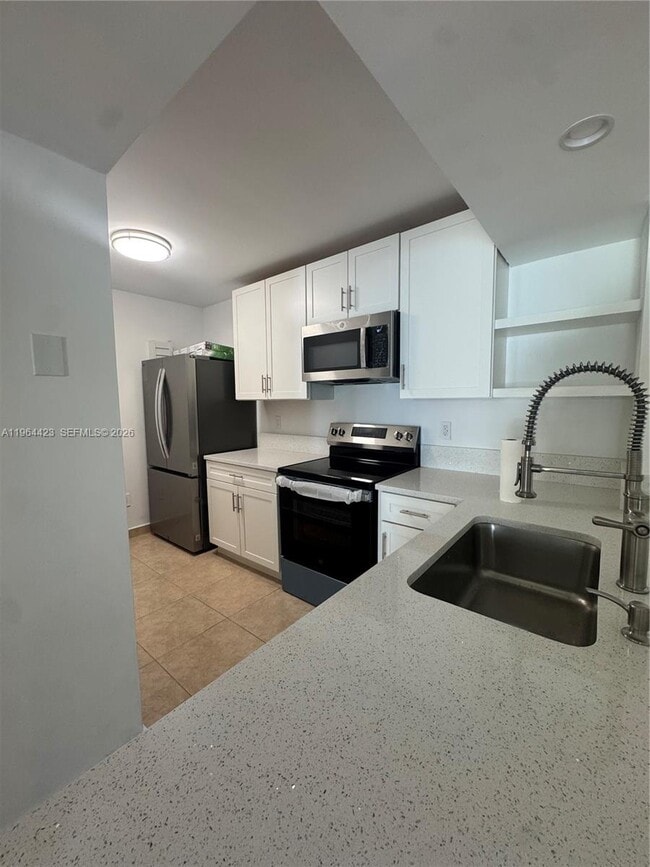 18870 NW 57th Ave in Hialeah, FL - Building Photo - Building Photo