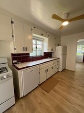 346 W Lemon Ave in Monrovia, CA - Foto de edificio - Building Photo