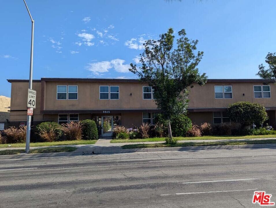 9815 Imperial Hwy. in Downey, CA - Building Photo