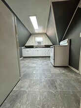 5 Soccio St, Unit Upstairs in Batavia, NY - Foto de edificio - Building Photo