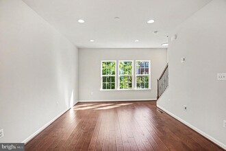 1643 Dorothy Ln in Woodbridge, VA - Building Photo - Building Photo