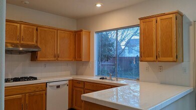 3402 Edgewater Pl in Vallejo, CA - Building Photo - Building Photo