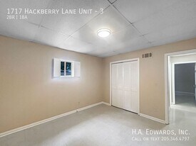 1717 Hackberry Ln in Tuscaloosa, AL - Building Photo