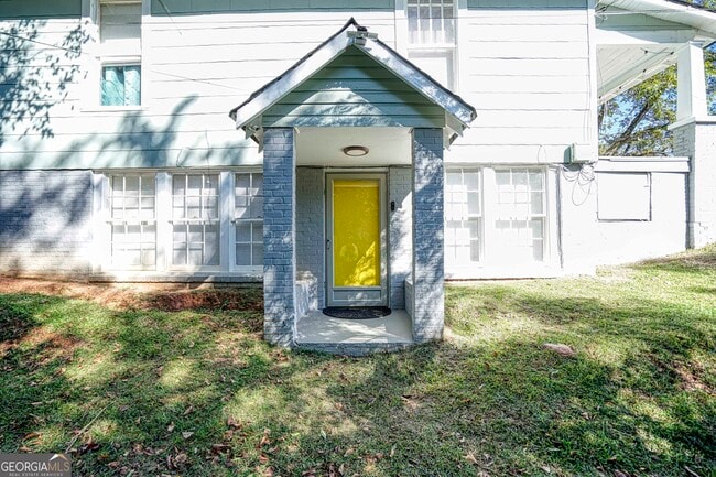 207 N Dawson St in Lagrange, GA - Building Photo - Building Photo