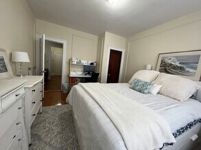 47 Linden St, Unit 10 in Boston, MA - Foto de edificio - Building Photo
