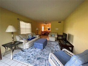 96 Spring Lake Dr, Unit 101 in Vero Beach, FL - Building Photo - Building Photo