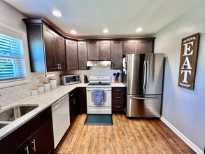 236 Coventry Rd in Virginia Beach, VA - Building Photo - Building Photo