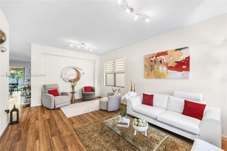 639 NE 193rd St in Miami, FL - Building Photo - Building Photo