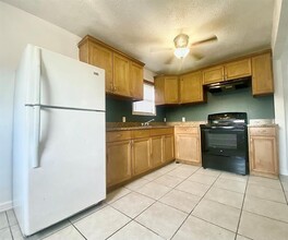 1138 4th St N in Texas City, TX - Building Photo - Building Photo