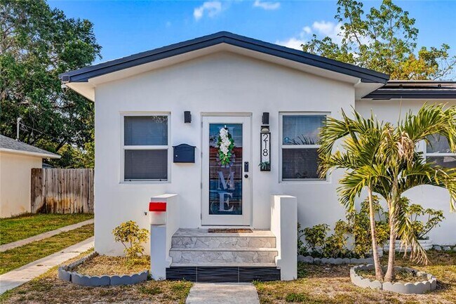 218 SW 7th St in Dania Beach, FL - Building Photo - Building Photo