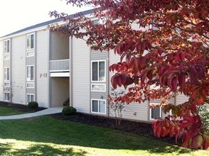 Huntingwood Apartments in Lynchburg, VA - Foto de edificio - Building Photo