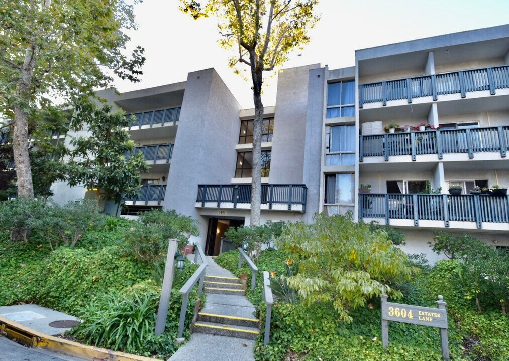 3604 W Estates Ln, Unit 3604 W Hidden Ln #210 RHE in Rolling Hills Estates, CA - Building Photo
