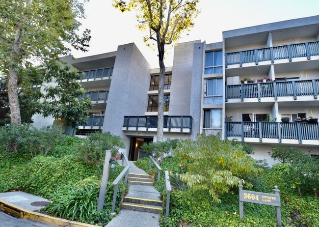 property at 3604 W Estates Ln