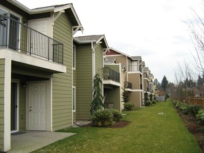 South Village Apartments in Arlington, WA - Foto de edificio - Building Photo