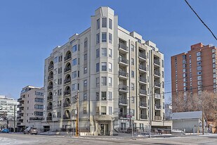 108-115 15 Ave SE in Calgary, AB - Building Photo