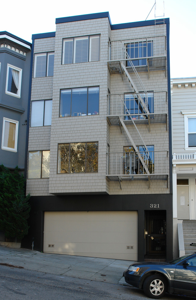 321 Chestnut St in San Francisco, CA - Foto de edificio - Building Photo