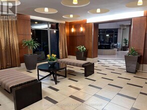 10-810 Northtown Way in Toronto, ON - Building Photo - Building Photo