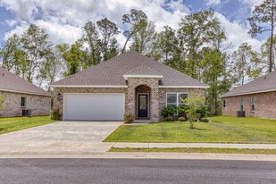 5458 Leeds Ln in Biloxi, MS - Building Photo