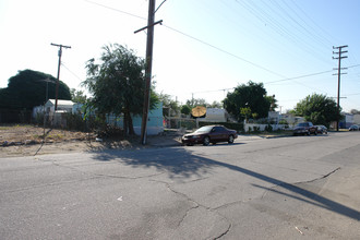 355 S Stoddard Ave in San Bernardino, CA - Building Photo - Building Photo