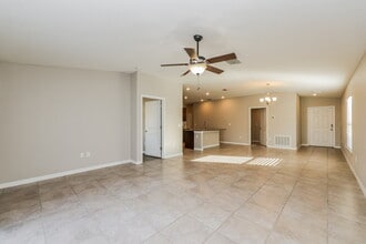 15509 Caynor Ash Ln in Ruskin, FL - Building Photo - Building Photo