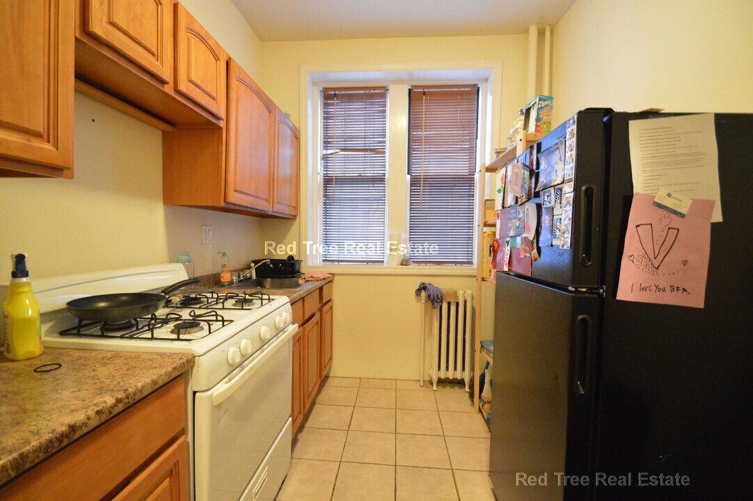 1999 Commonwealth Ave, Unit 6 in Boston, MA - Building Photo