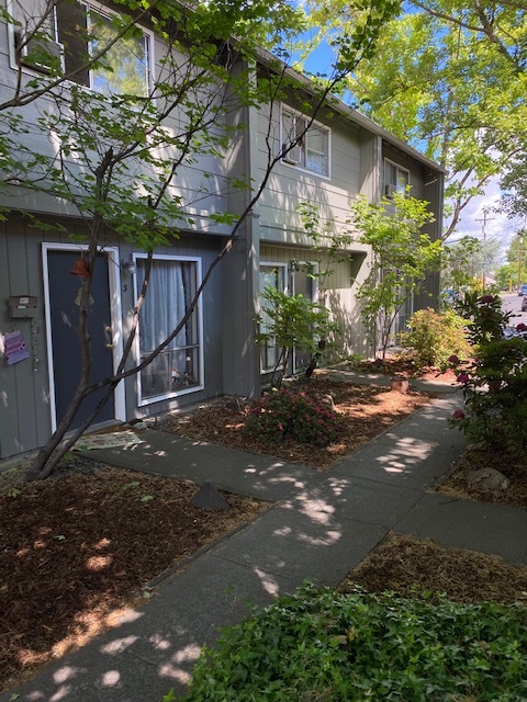 800 E Jackson St in Medford, OR - Building Photo - Building Photo