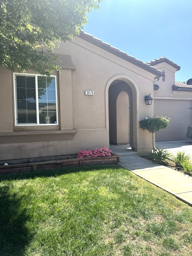 3676 Saginaw Ave in Clovis, CA - Building Photo - Building Photo