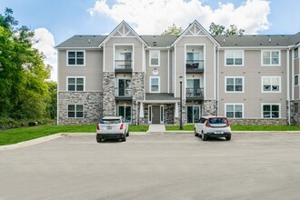Westlake Place Apartments in South Lyon, MI - Foto de edificio - Building Photo