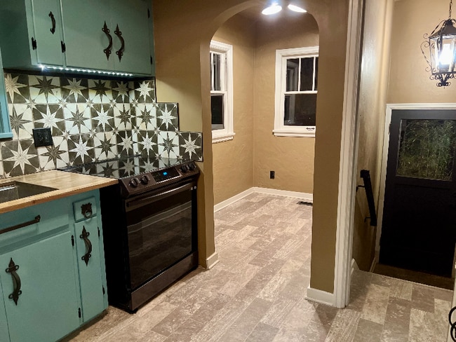 15 S Clinton St in Walla Walla, WA - Building Photo - Building Photo