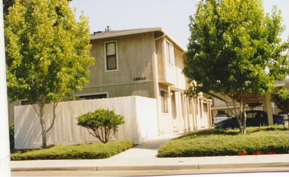 19950 Santa Maria Ave in Castro Valley, CA - Foto de edificio - Building Photo