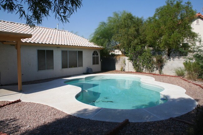 4408 Rippling Brook Dr in North Las Vegas, NV - Building Photo - Building Photo