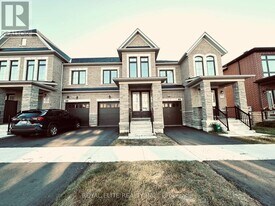 32 Hercules Clb Dr in Richmond Hill, ON - Building Photo