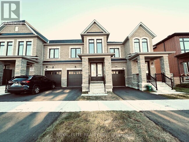 property at 32 Hercules Clb Dr