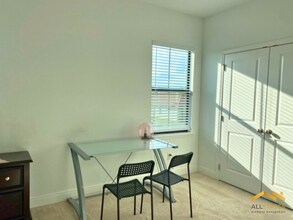 2941 Siesta View Dr in Kissimmee, FL - Building Photo - Building Photo