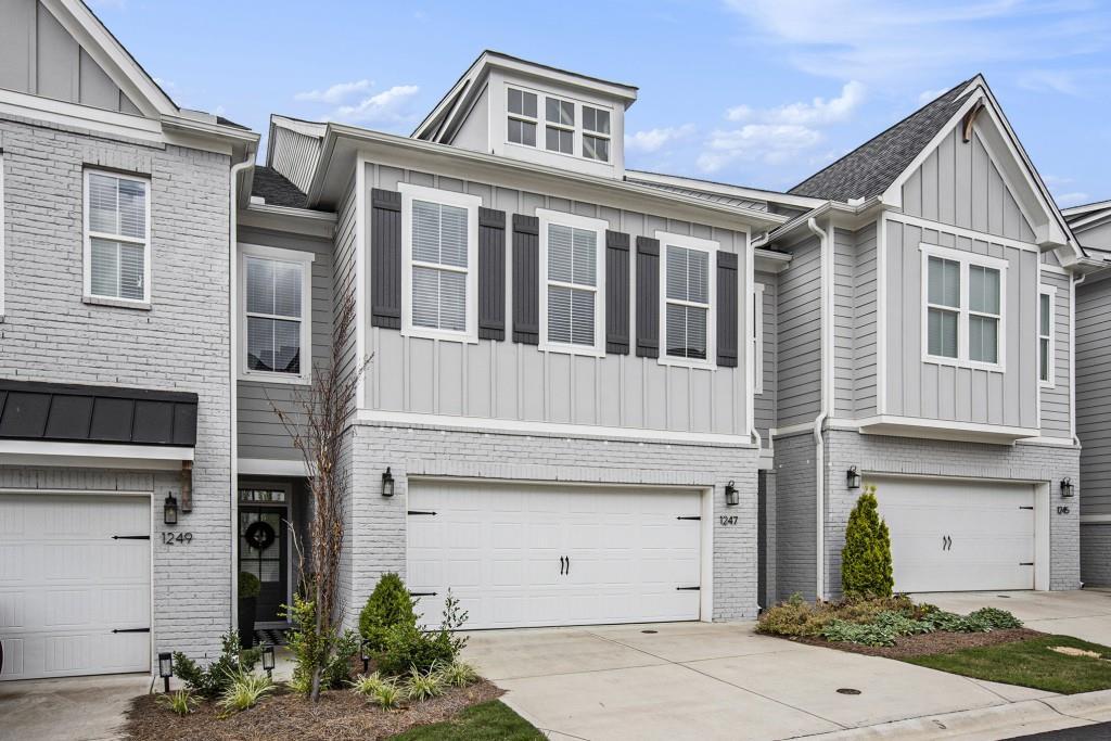 1247 Winterhaven Dr in Cumming, GA - Building Photo