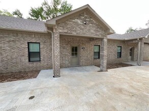 716 S Spring St in Jacksonville, AR - Building Photo - Building Photo
