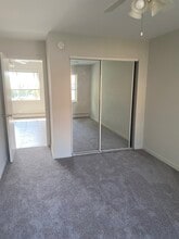 8544 Niles Center Rd, Unit W2 in Skokie, IL - Foto de edificio - Building Photo