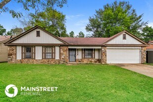 6770 Starkenburg Ln in Memphis, TN - Building Photo