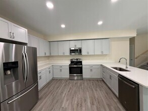 4409 NW 31st Ave in Gainesville, FL - Building Photo - Building Photo