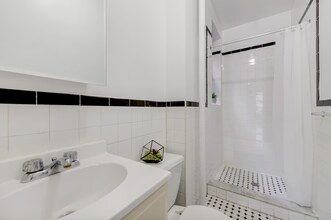 341 E 79th St, Unit 5A in New York, NY - Building Photo - Building Photo