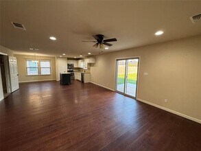 2311 Norwood Rd in Sherman, TX - Foto de edificio - Building Photo