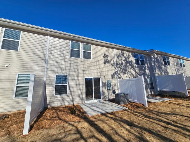 1910 Tranquility Cir in Newton, NC - Building Photo - Building Photo