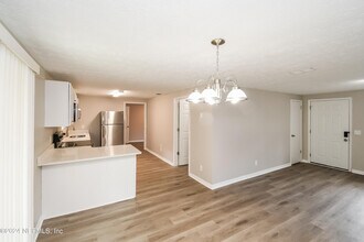 8326 Santman Ct in Jacksonville, FL - Building Photo - Building Photo