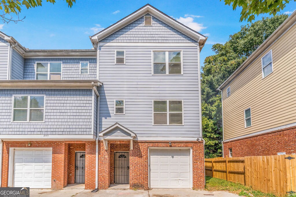 2145 Hollywood Dr NW in Atlanta, GA - Building Photo